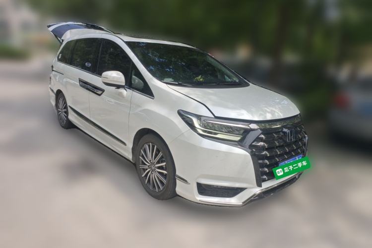 Used Honda Elysion 2022 2.0L eHEV Luxury First Edition Front Right 45 Deg