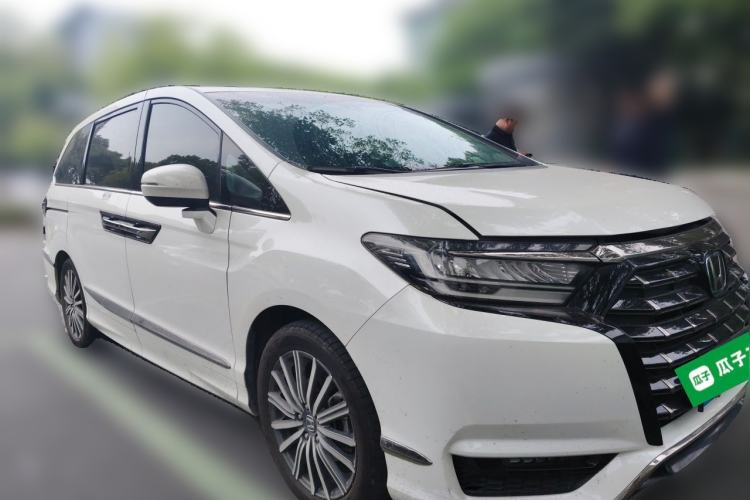Used Honda Elysion 2022 2.0L eHEV Luxury First Edition Front Right 45 Deg