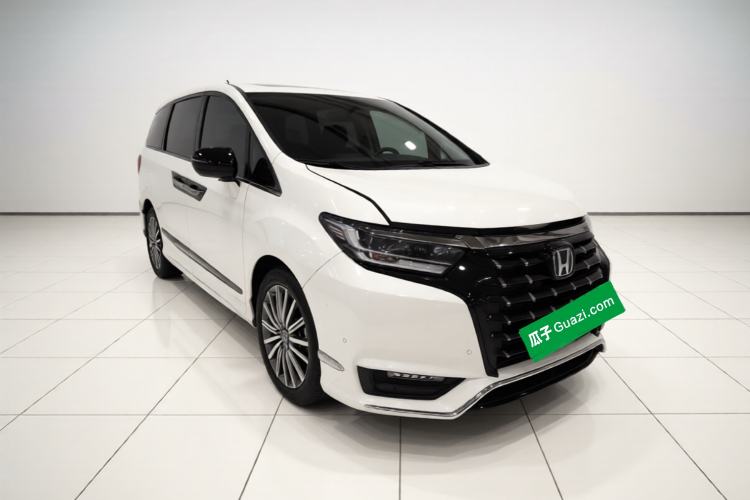 Used Honda Elysion 2022 2.0L eHEV Luxury Edition Front Right 45 Deg