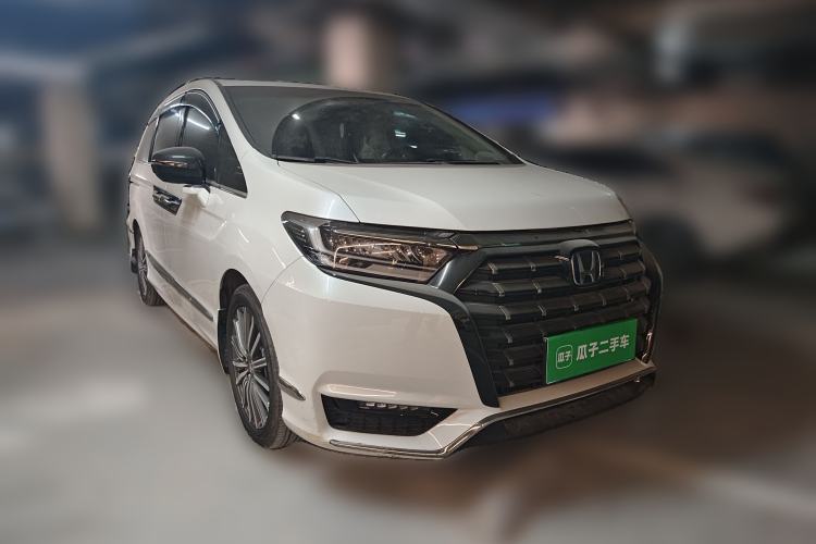Used Honda Elysion 2022 2.0L eHEV Luxury First Edition Front Right 45 Deg
