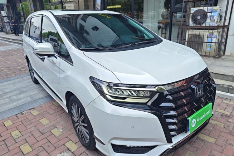 Used Honda Elysion 2022 2.0L eHEV Prestige Edition Front Right 45 Deg