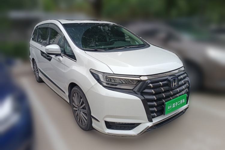 Used Honda Elysion 2022 2.0L eHEV Luxury Edition Front Right 45 Deg