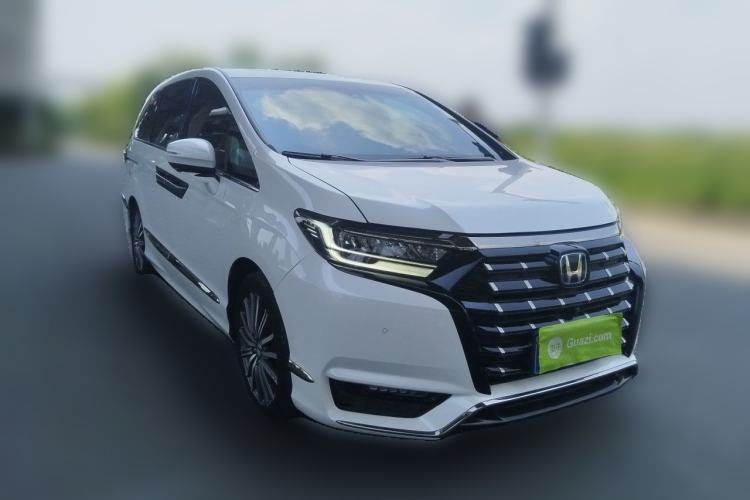 Used Honda Elysion 2022 2.0L eHEV Luxury Edition Front Right 45 Deg