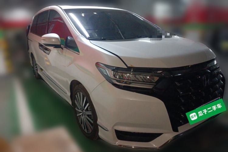 Used Honda Elysion 2022 2.0L eHEV Luxury First Edition Front Right 45 Deg