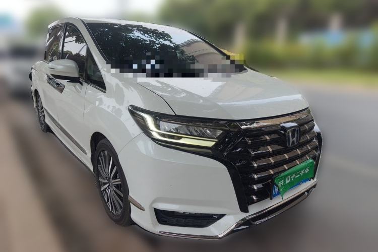 Used Honda Elysion 2022 2.0L eHEV Luxury Edition Front Right 45 Deg
