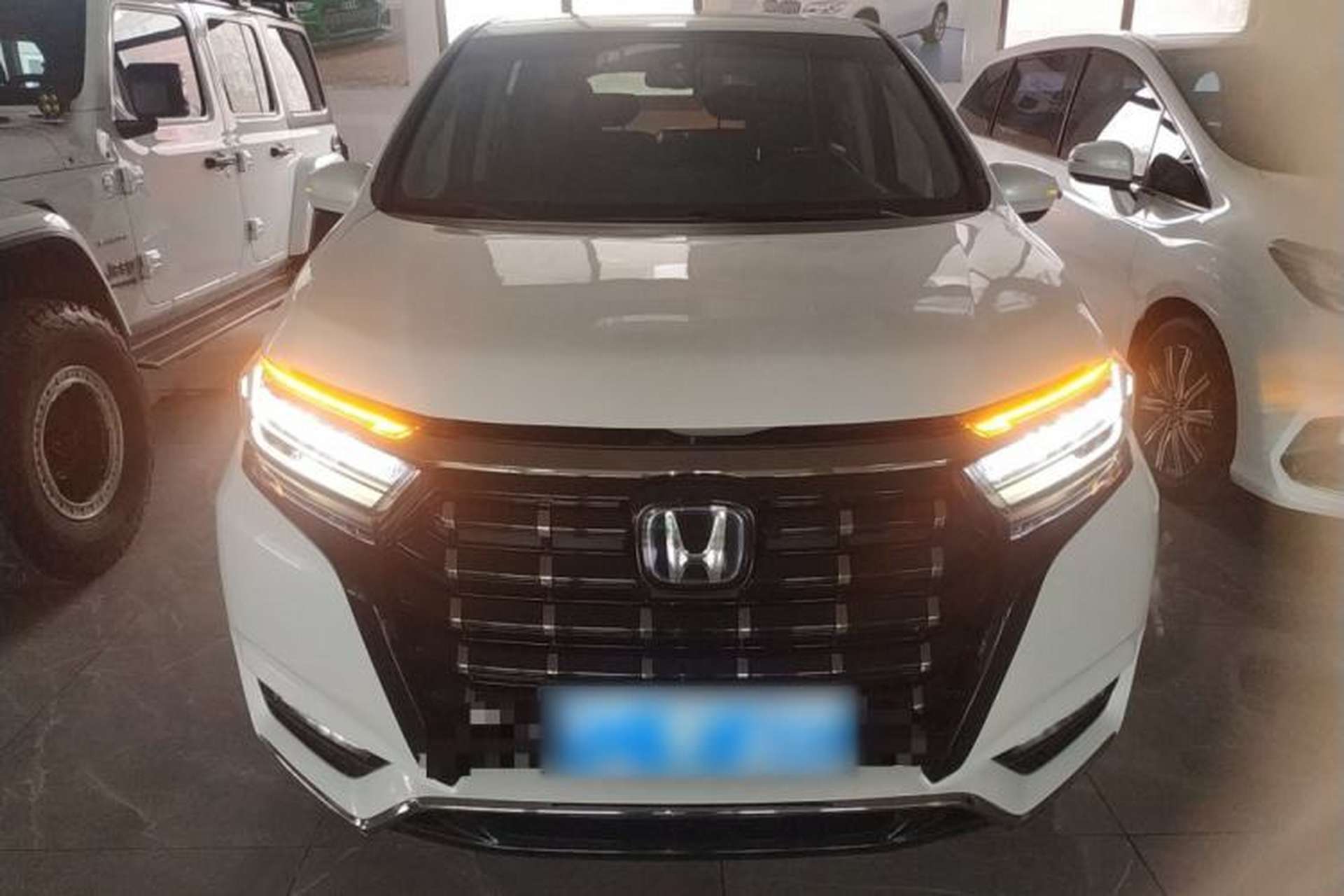Used Honda Elysion 2022 2.0L eHEV Luxury Edition Front