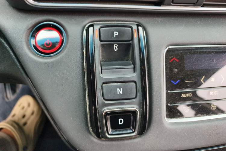 Used Honda Elysion 2022 2.0L eHEV Luxury First Edition Gear Lever
