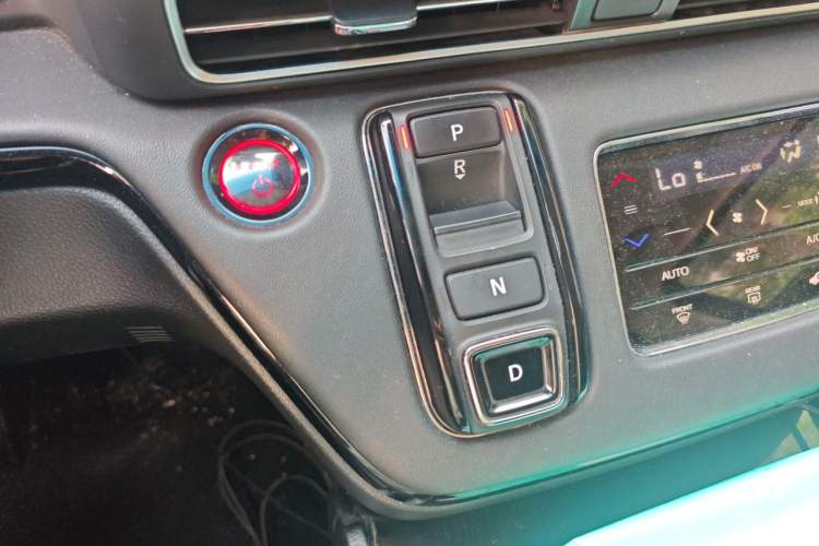 Used Honda Elysion 2022 2.0L eHEV Luxury First Edition Gear Lever
