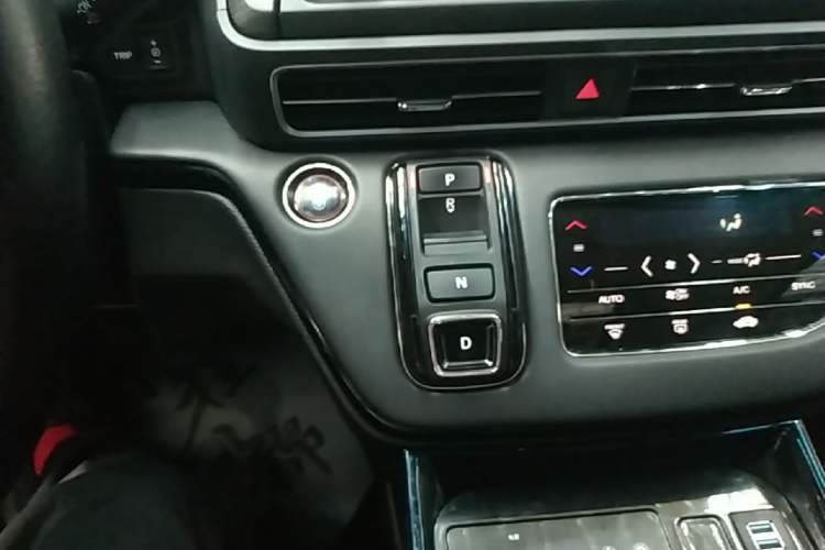 Used Honda Elysion 2022 2.0L eHEV Luxury First Edition Gear Lever