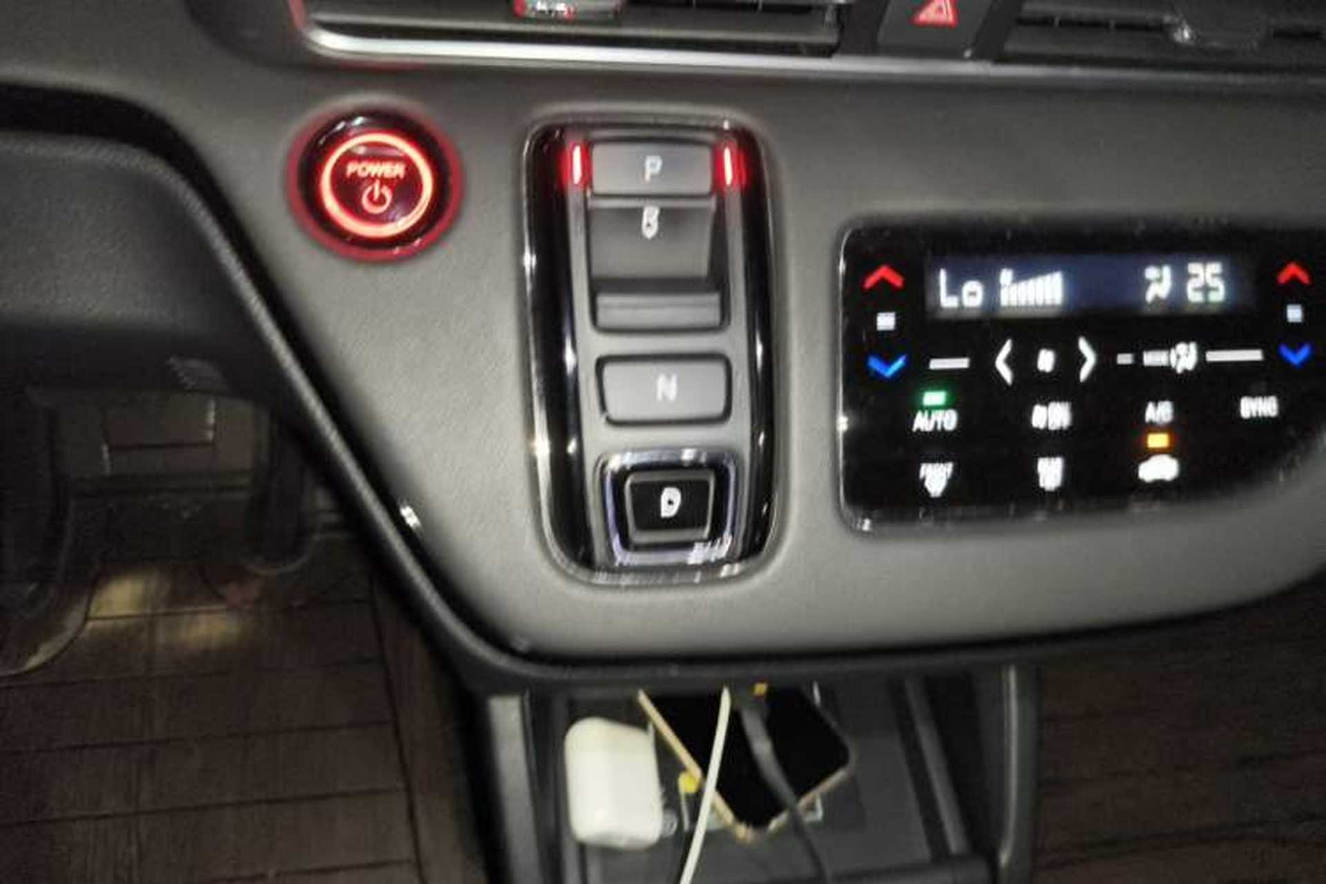 Used Honda Elysion 2022 2.0L eHEV Luxury First Edition Gear Lever