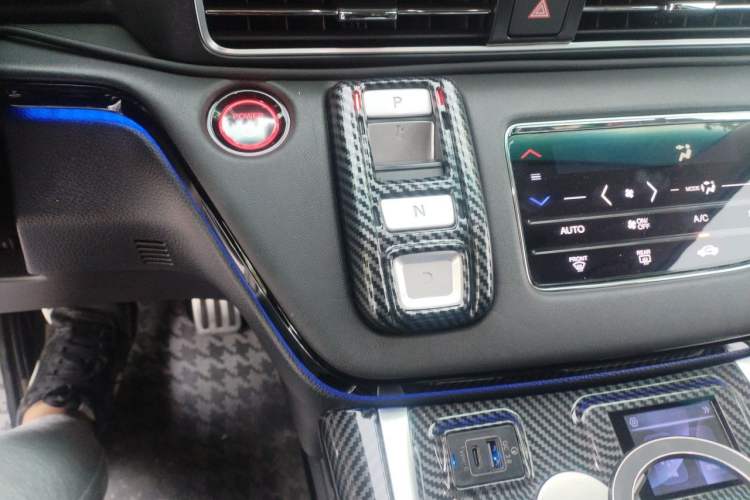 Used Honda Elysion 2022 2.0L eHEV Luxury Edition Gear Lever