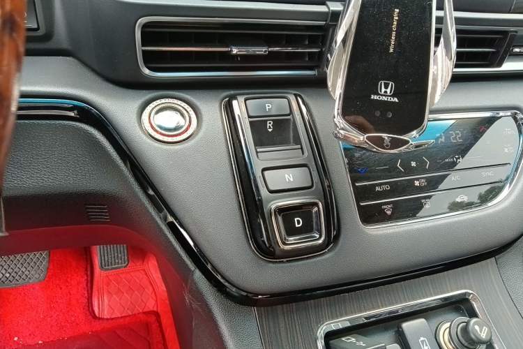 Used Honda Elysion 2022 2.0L eHEV Luxury Edition Gear Lever