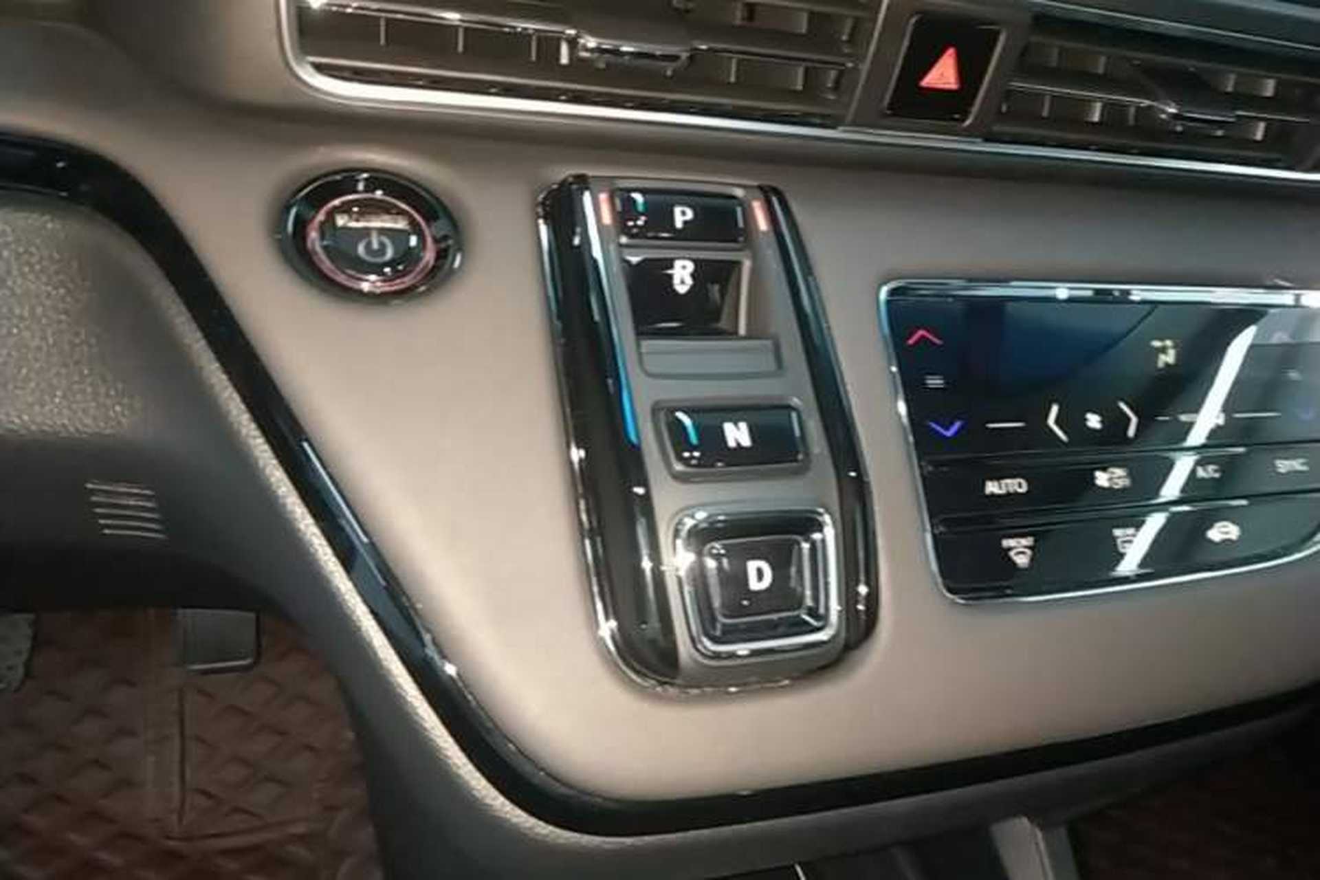 Used Honda Elysion 2022 2.0L eHEV Luxury Edition Gear Lever
