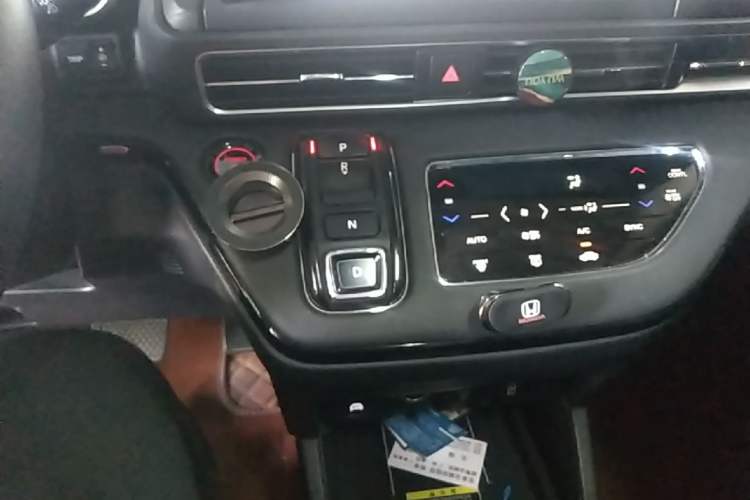 Used Honda Elysion 2022 2.0L eHEV Luxury First Edition Gear Lever