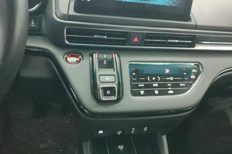 Used Honda Elysion 2022 2.0L eHEV Luxury First Edition Gear Lever