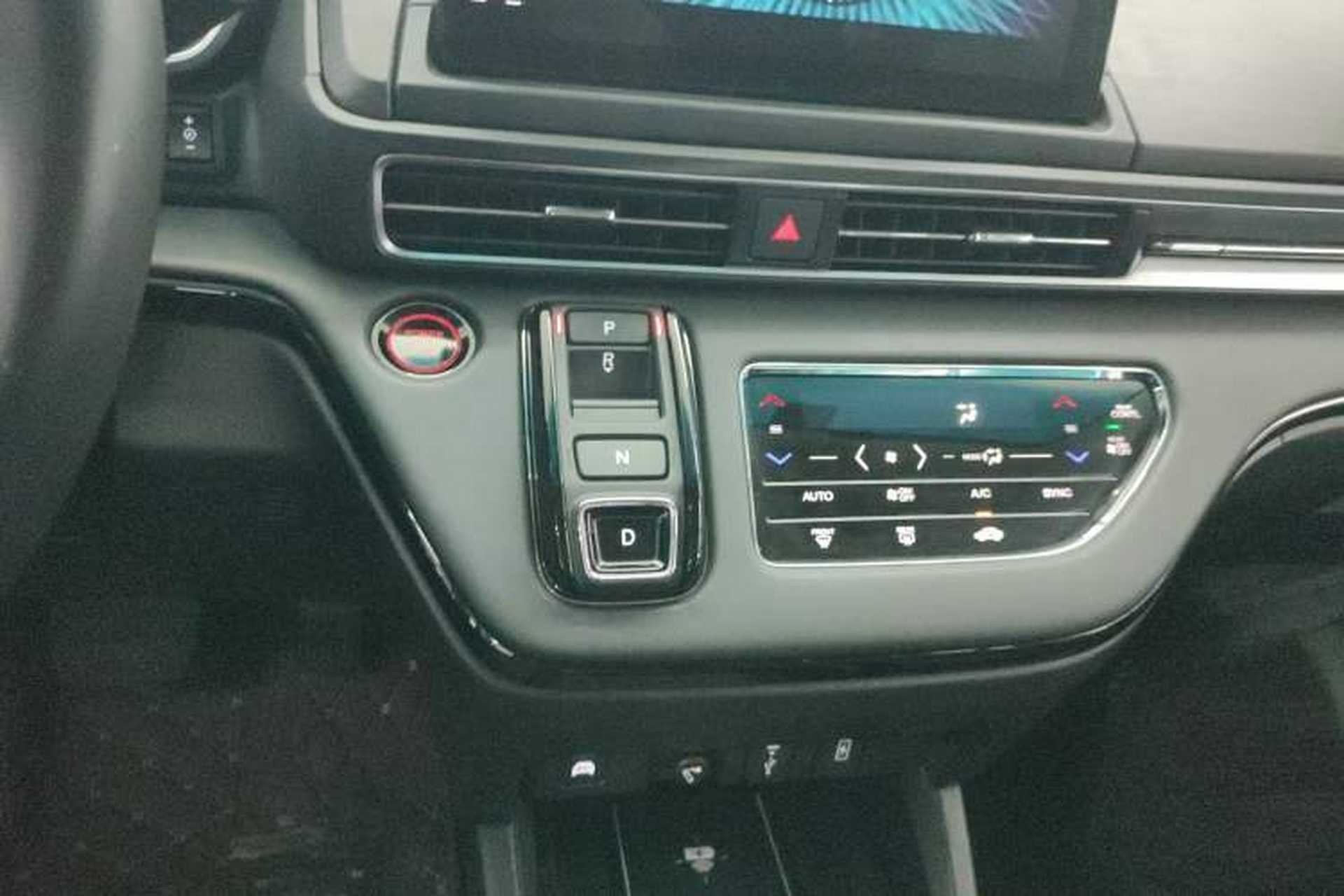 Used Honda Elysion 2022 2.0L eHEV Luxury First Edition Gear Lever