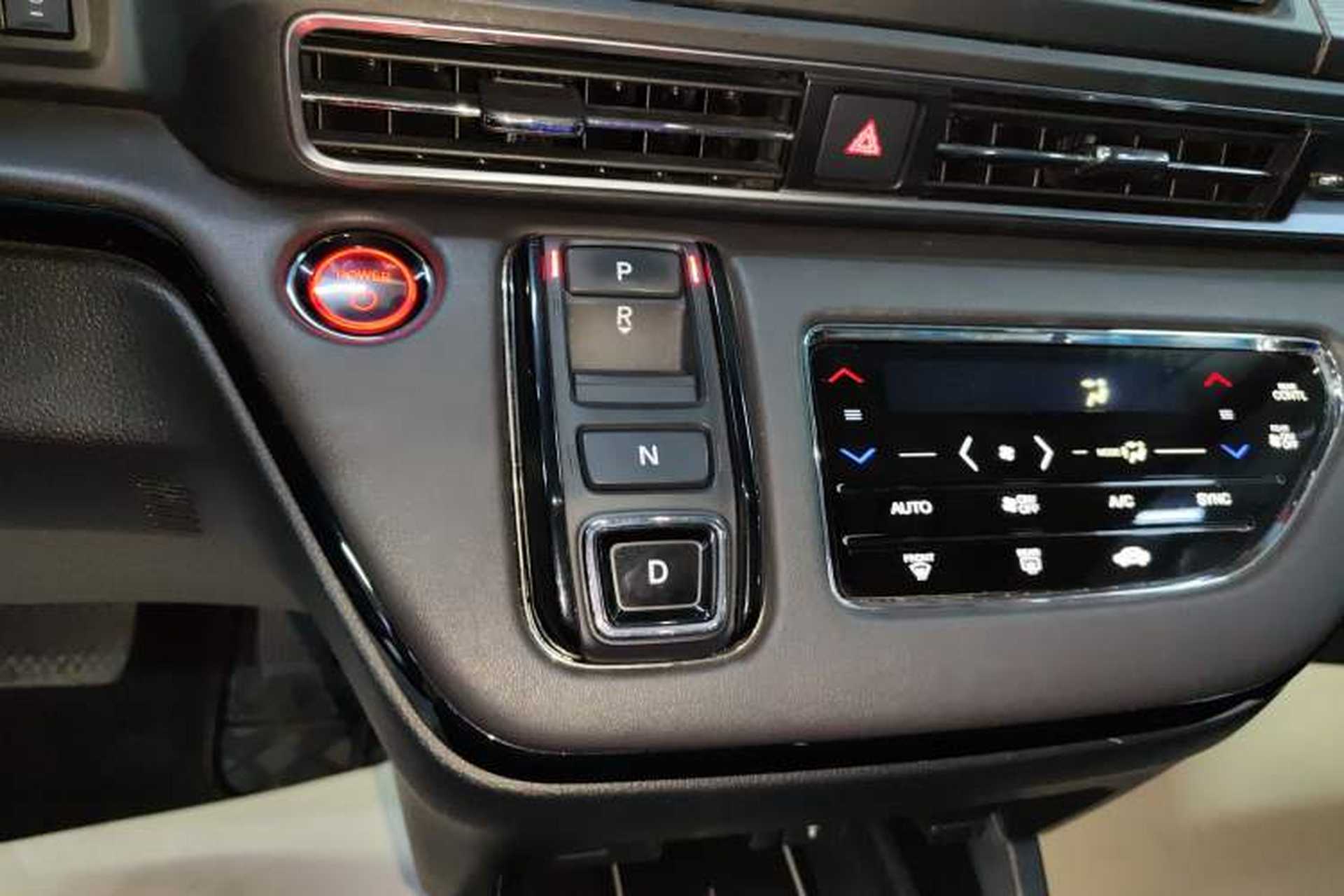 Used Honda Elysion 2022 2.0L eHEV Luxury First Edition Gear Lever