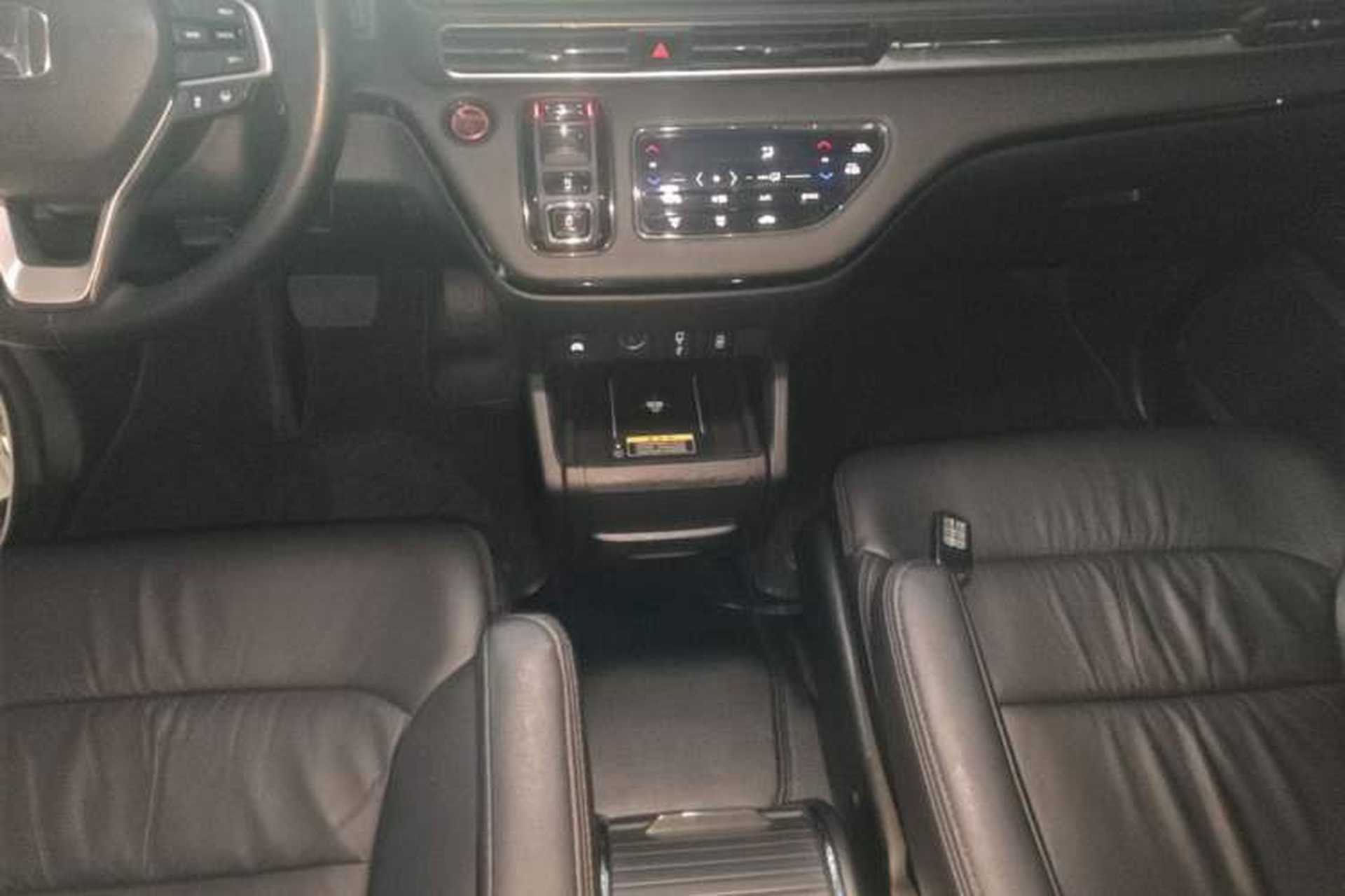Used Honda Elysion 2022 2.0L eHEV Luxury Edition Gear Lever