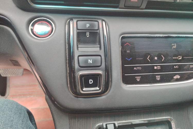 Used Honda Elysion 2022 2.0L eHEV Luxury First Edition Gear Lever