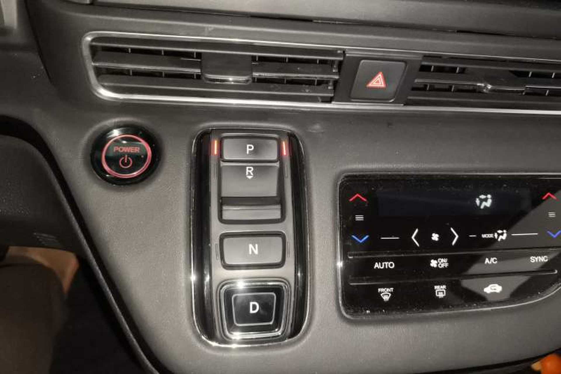 Used Honda Elysion 2022 2.0L eHEV Luxury Edition Gear Lever