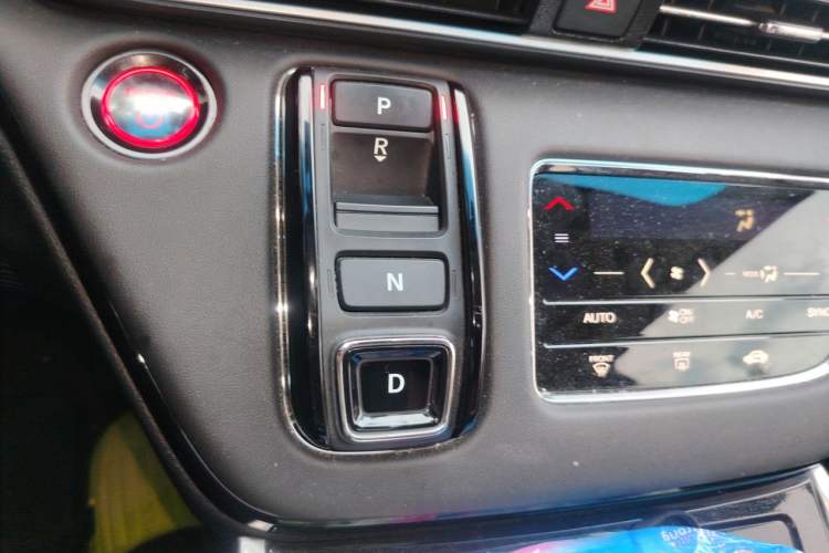 Used Honda Elysion 2022 2.0L eHEV Luxury Edition Gear Lever