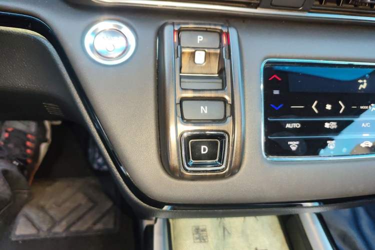 Used Honda Elysion 2022 2.0L eHEV Luxury First Edition Gear Lever