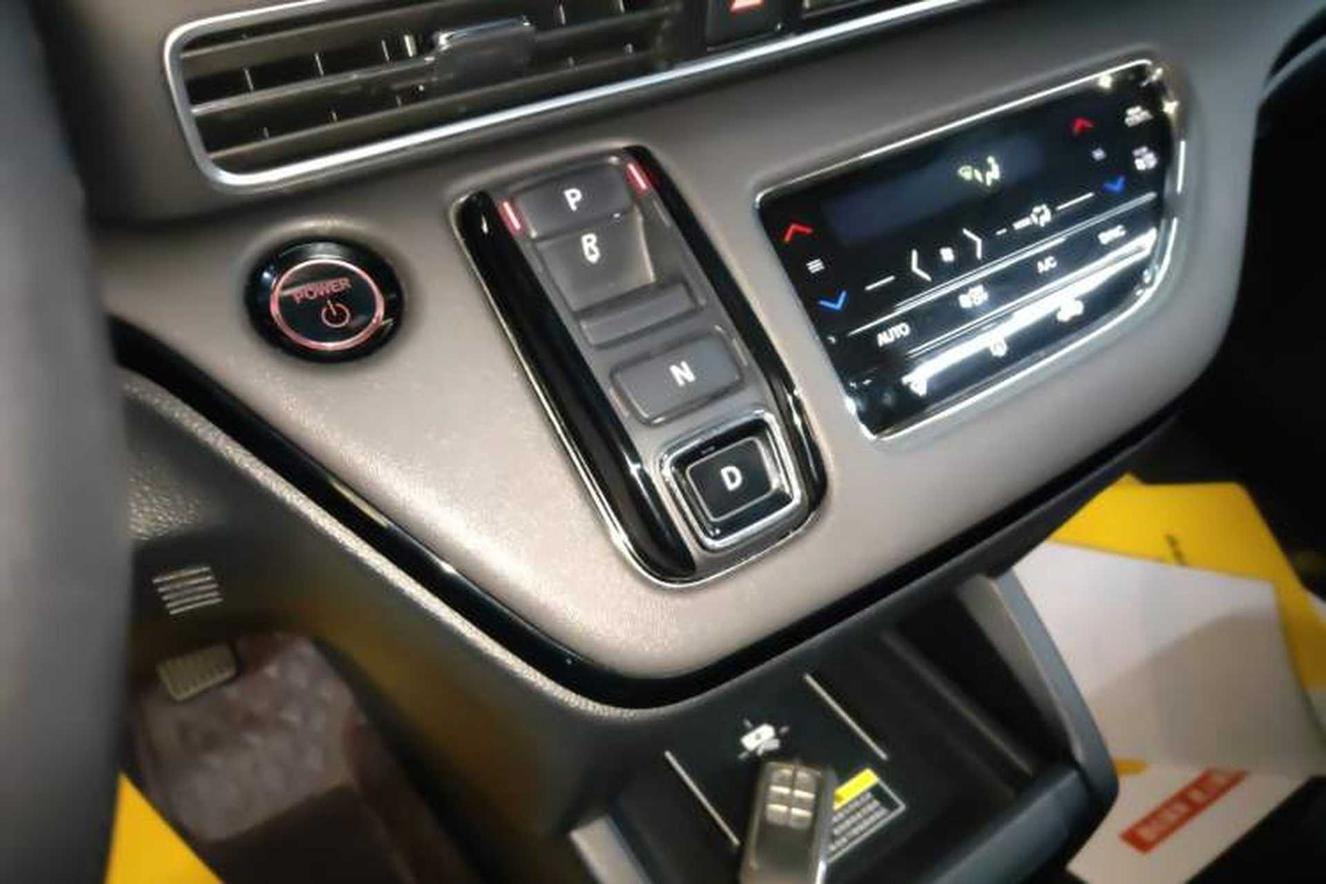 Used Honda Elysion 2022 2.0L eHEV Luxury Edition Gear Lever