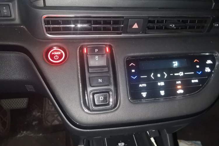 Used Honda Elysion 2022 2.0L eHEV Luxury First Edition Gear Lever