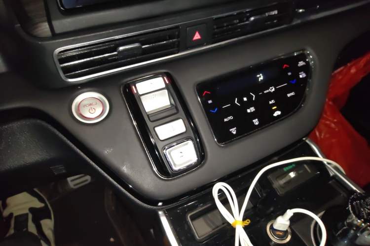 Used Honda Elysion 2022 2.0L eHEV Luxury Edition Gear Lever