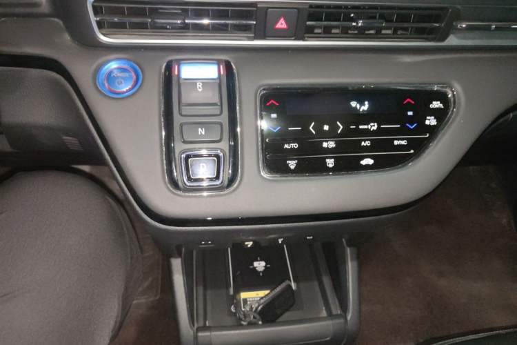 Used Honda Elysion 2022 2.0L eHEV Luxury First Edition Gear Lever