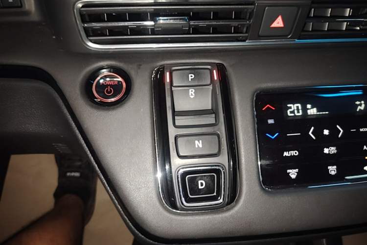 Used Honda Elysion 2022 2.0L eHEV Luxury First Edition Gear Lever