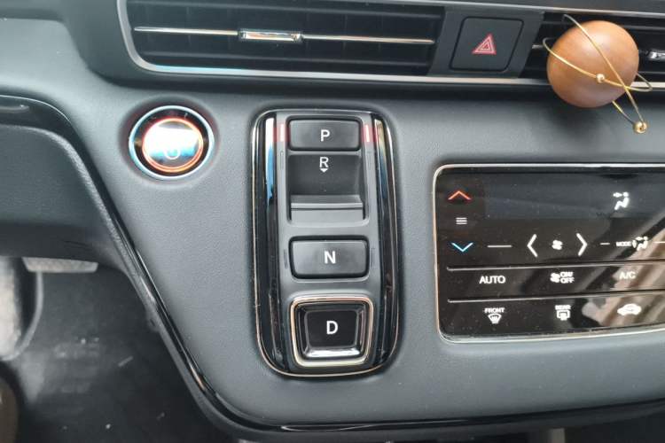 Used Honda Elysion 2022 2.0L eHEV Luxury Edition Gear Lever