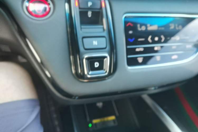Used Honda Elysion 2022 2.0L eHEV Luxury Edition Gear Lever