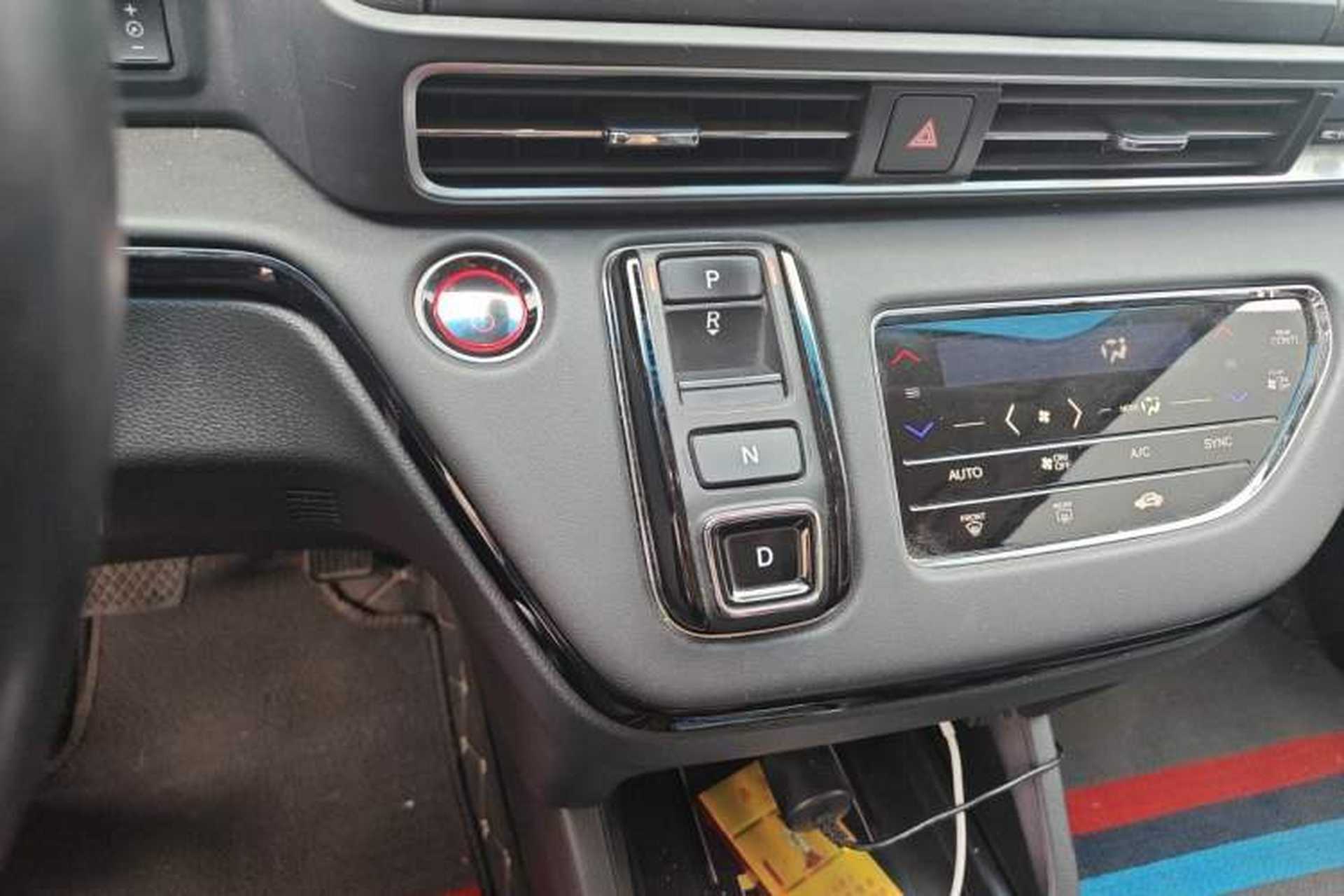 Used Honda Elysion 2022 2.0L eHEV Luxury Edition Gear Lever