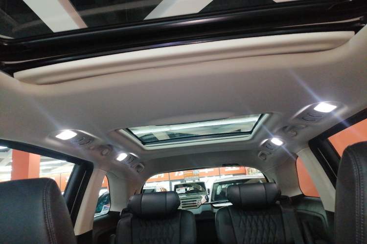 Used Honda Elysion 2022 2.0L eHEV Luxury Edition Headliner