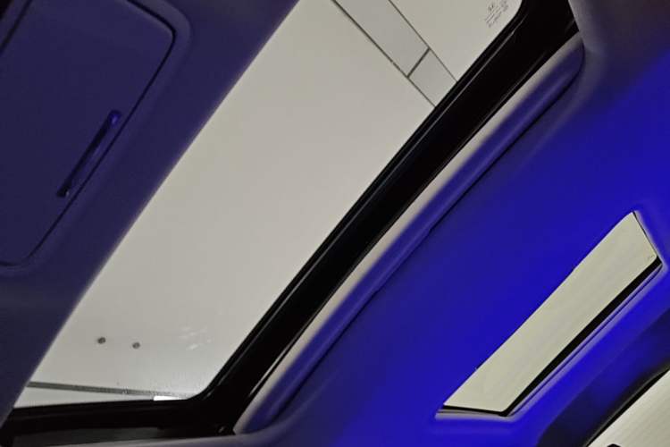 Used Honda Elysion 2022 2.0L eHEV Luxury Edition Headliner