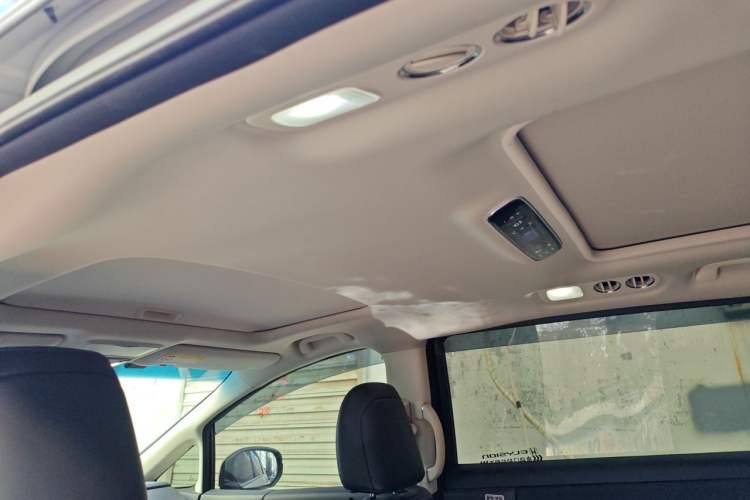 Used Honda Elysion 2022 2.0L eHEV Luxury First Edition Headliner