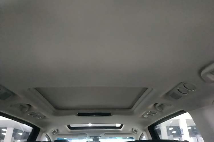 Used Honda Elysion 2022 2.0L eHEV Luxury First Edition Headliner
