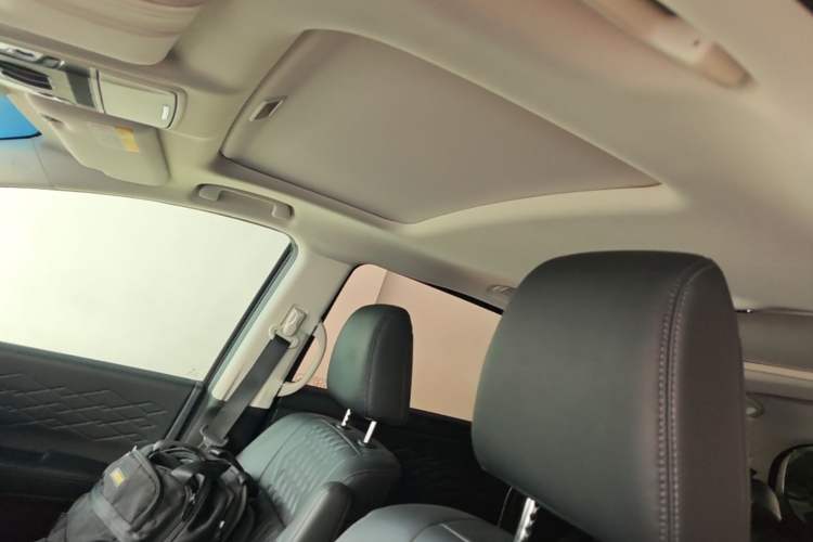 Used Honda Elysion 2022 2.0L eHEV Luxury Edition Headliner