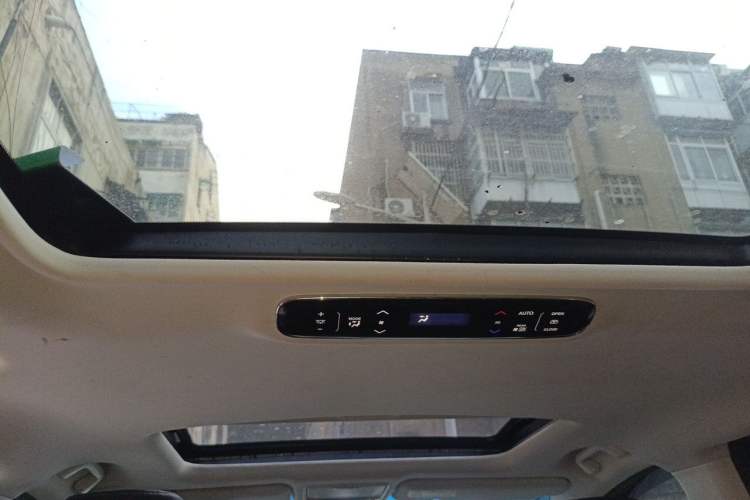 Used Honda Elysion 2022 2.0L eHEV Luxury Edition Headliner