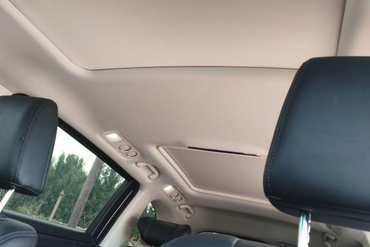 Used Honda Elysion 2022 2.0L eHEV Luxury First Edition Headliner
