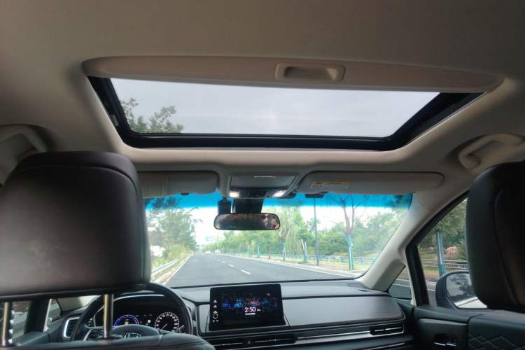 Used Honda Elysion 2022 2.0L eHEV Luxury Edition Headliner