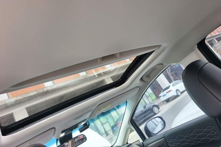 Used Honda Elysion 2022 2.0L eHEV Luxury First Edition Headliner