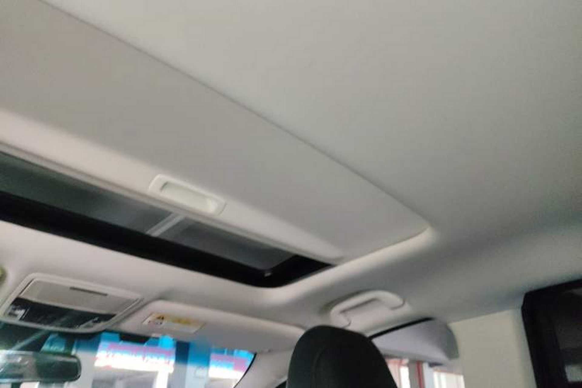 Used Honda Elysion 2022 2.0L eHEV Luxury First Edition Headliner