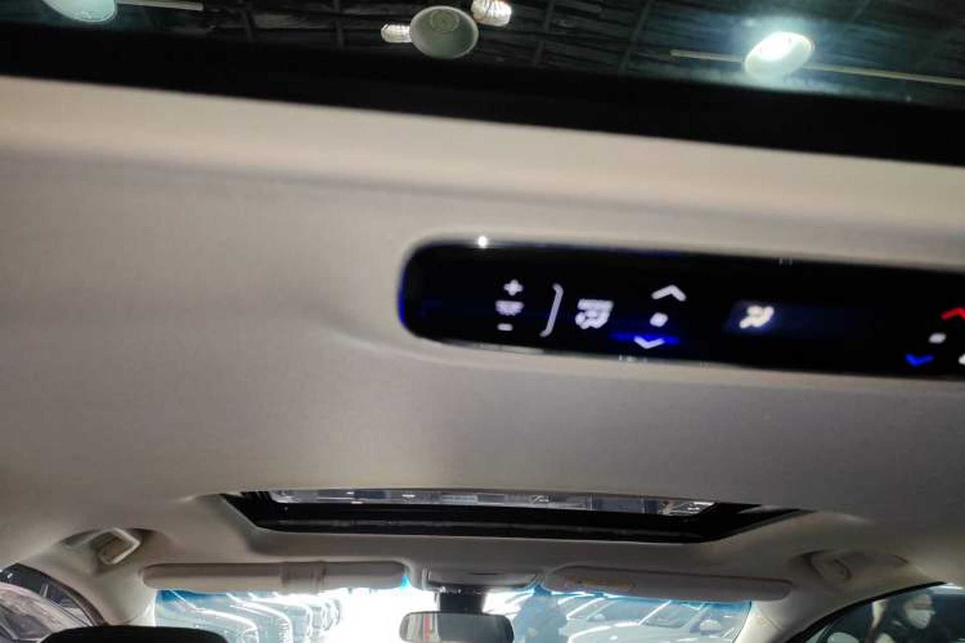 Used Honda Elysion 2022 2.0L eHEV Luxury Edition Headliner