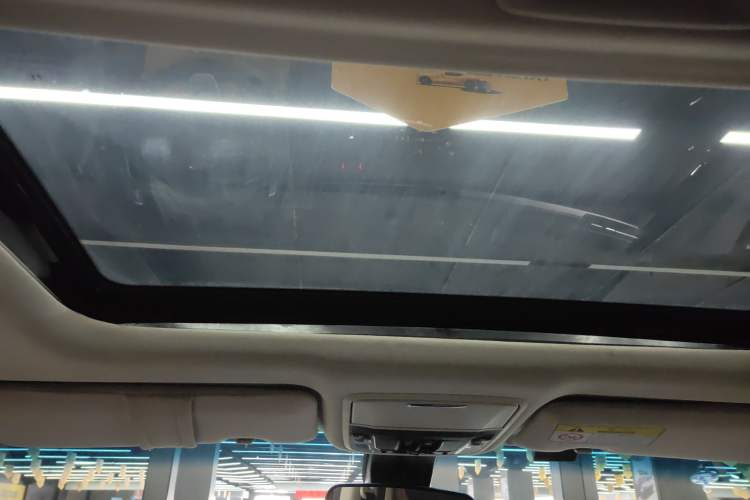 Used Honda Elysion 2022 2.0L eHEV Luxury Edition Headliner