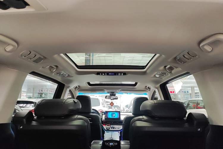 Used Honda Elysion 2022 2.0L eHEV Luxury Edition Headliner