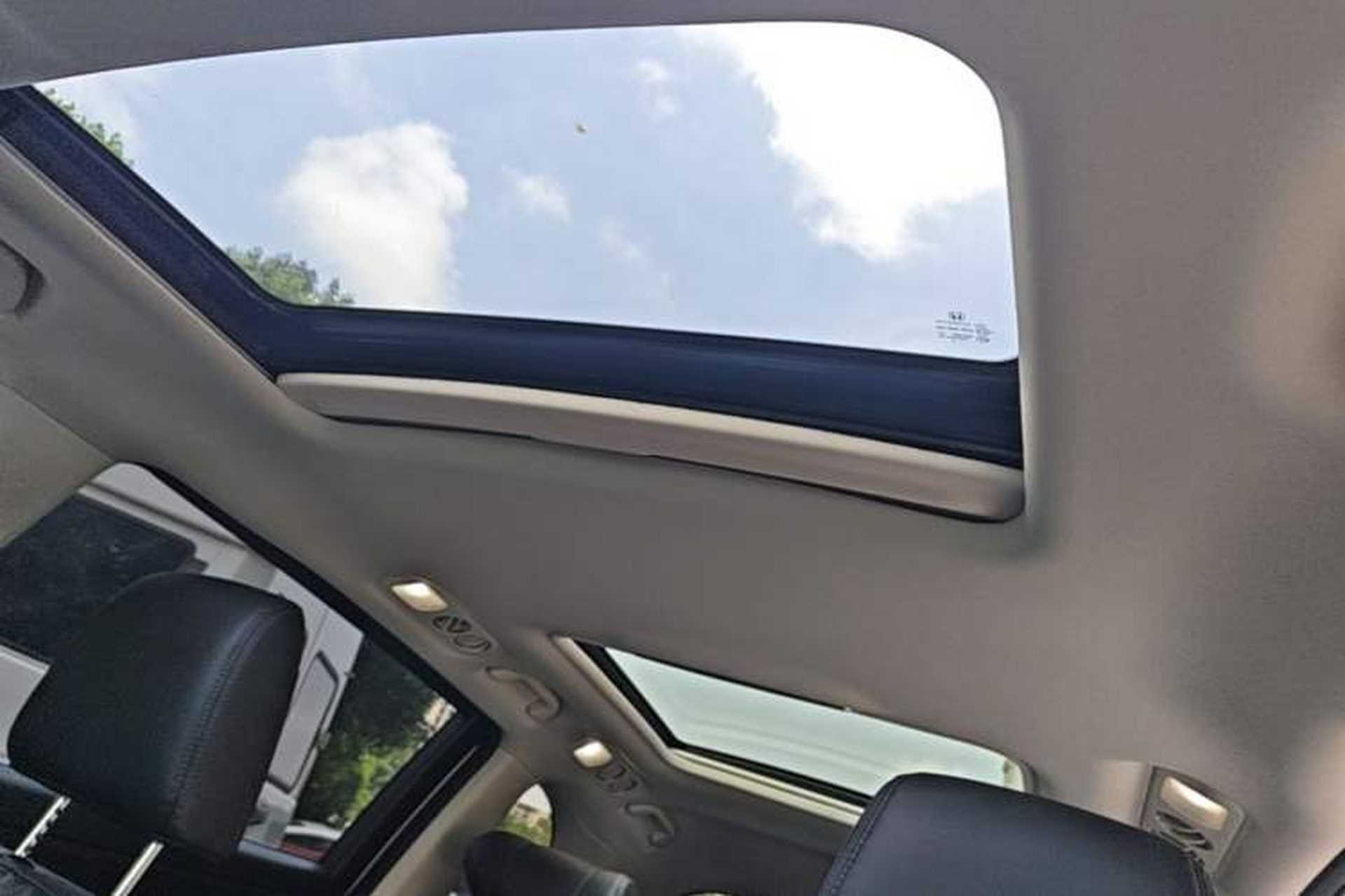 Used Honda Elysion 2022 2.0L eHEV Prestige Edition Headliner