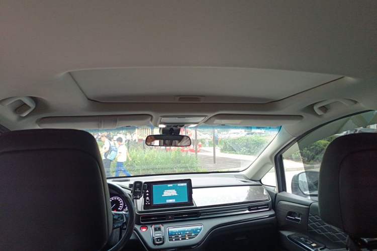 Used Honda Elysion 2022 2.0L eHEV Luxury Edition Headliner