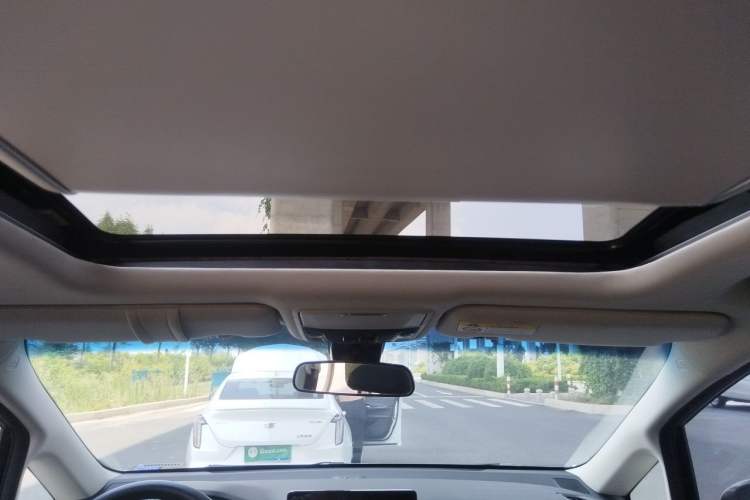 Used Honda Elysion 2022 2.0L eHEV Luxury Edition Headliner